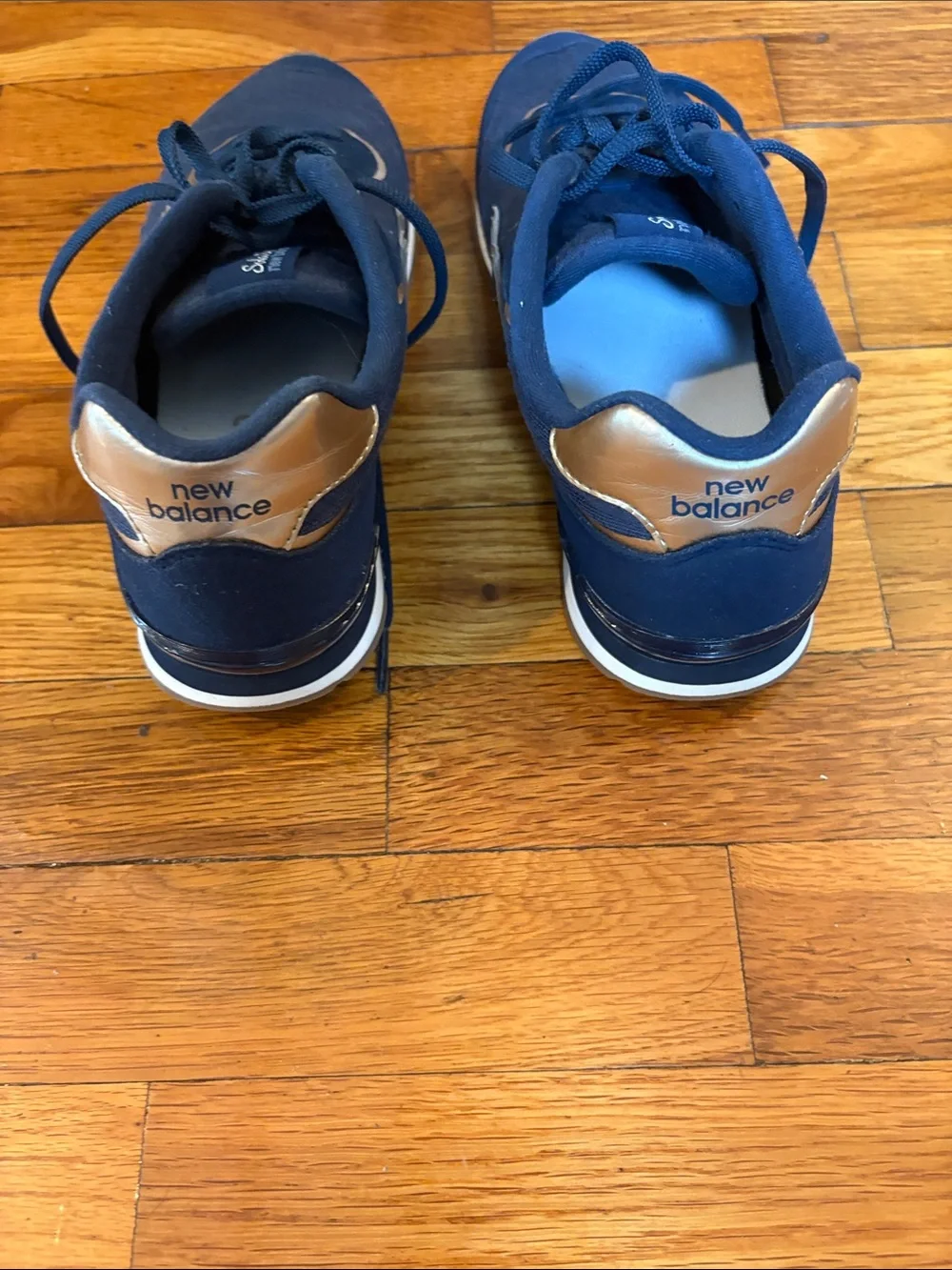 New Balance Sola Sleek - Rare Navy and Gold Color Combo Sneakers, EUC, 7